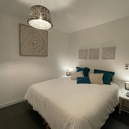 Appartement Two-bedroom Flat With Terrace Near The Harbour And Town Centre Porto-Vecchio (Corsica)