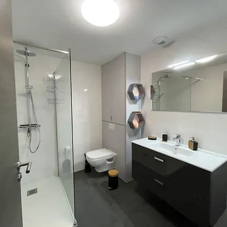 Apartment Three-bedroom Flat With Terrace Near The Harbour And Town Centre Porto-Vecchio (Corsica)