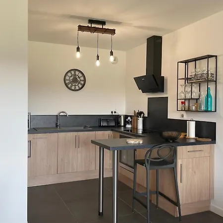 Two-bedroom Flat With Terrace Near The Harbour And Town Centre * Порто-Веккьо