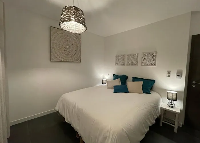 Appartement Two-bedroom Flat With Terrace Near The Harbour And Town Centre Porto-Vecchio (Corsica)